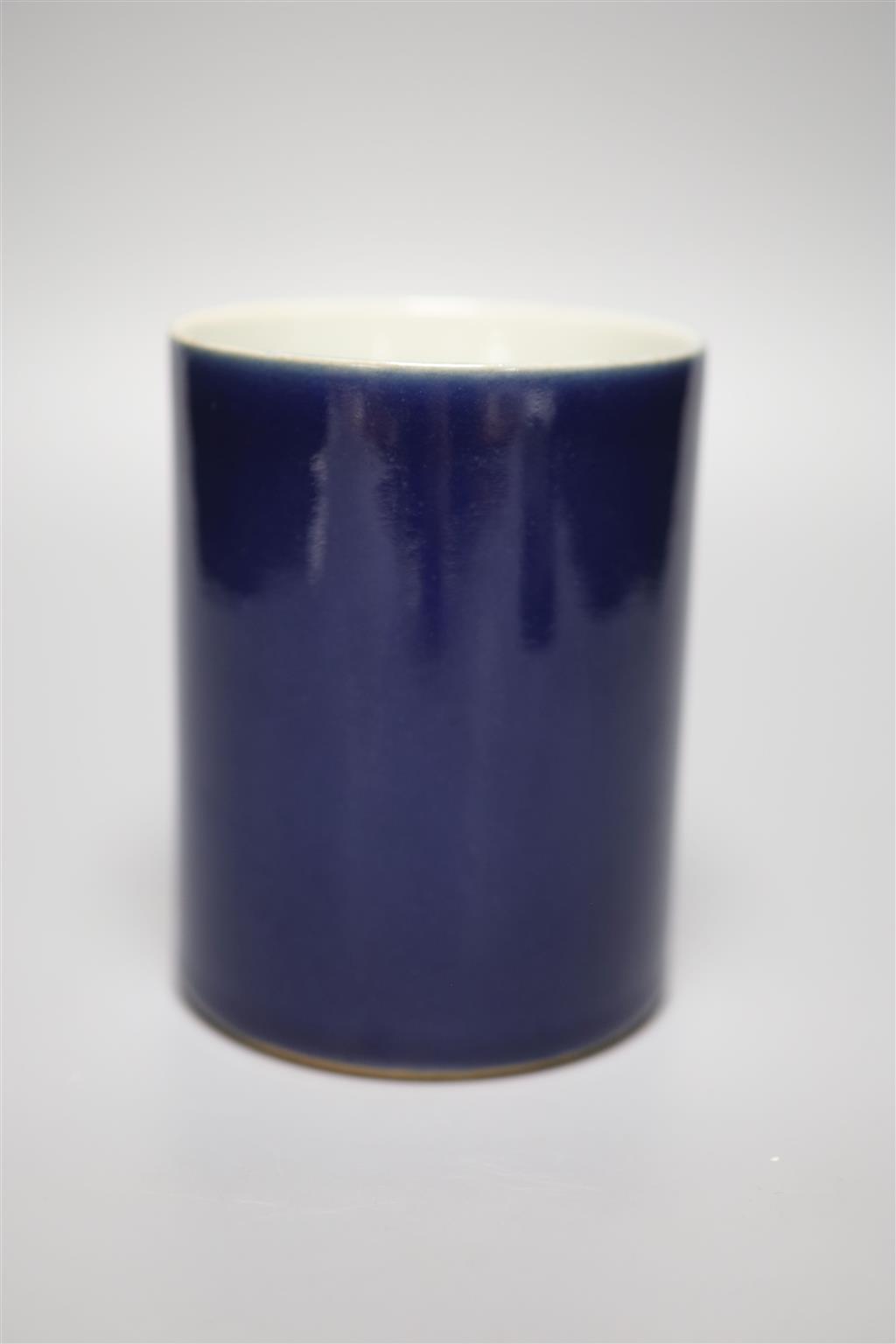 A Chinese blue glazed brushpot, height 13cm
